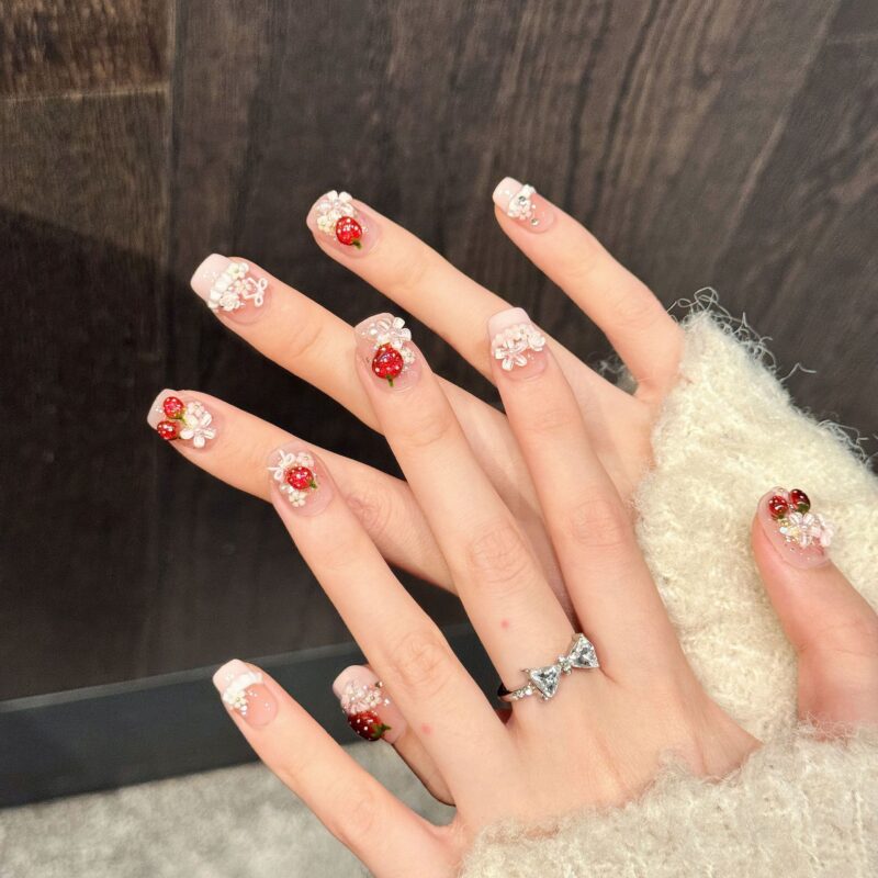 主图-07 Sweet Girly Style Translucent Pink Strawberry Pearl Press-On Nails