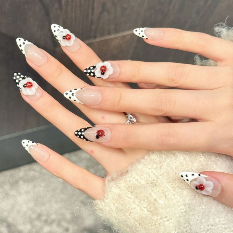 主图-07 French Style Polka Dot Ladybug Flower Cute Girly Style Press-On Nails