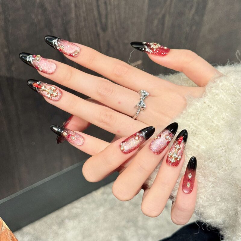 主图-07 Red Glitter Gradient Black Sweet Edgy Rhinestone Cross Press-On Nails
