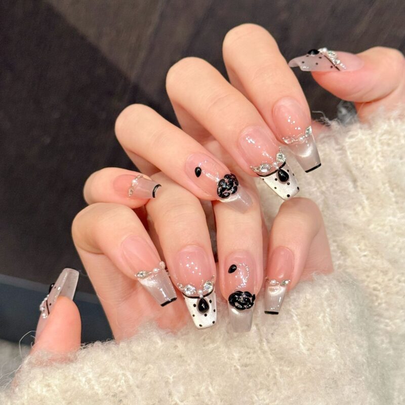 French Sweet Strawberry Translucent Pink Black Diamond Chain Press-On Nails