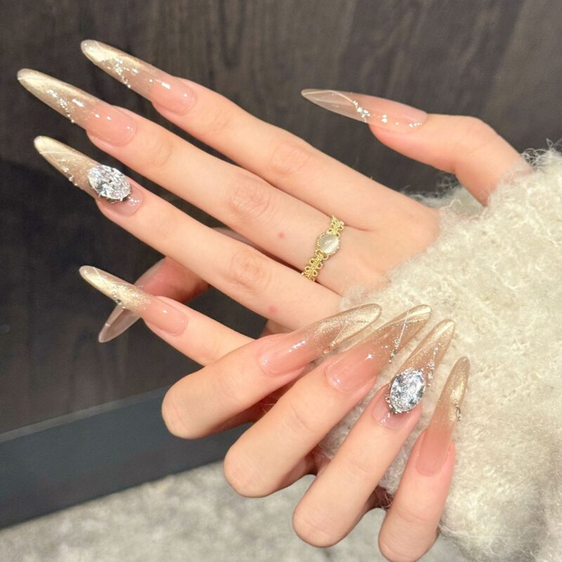 French Elegant Style Nude Brown Cat Eye Rhinestone-embellished Press-On Nails